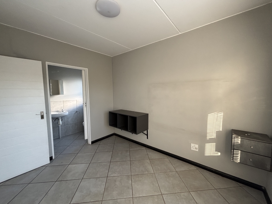 2 Bedroom Property for Sale in Norton Home Estate AH Gauteng
