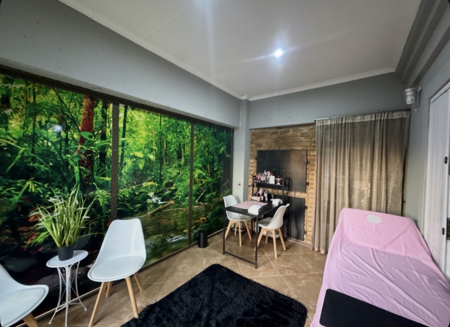 5 Bedroom Property for Sale in Bougainvillea Estate Gauteng