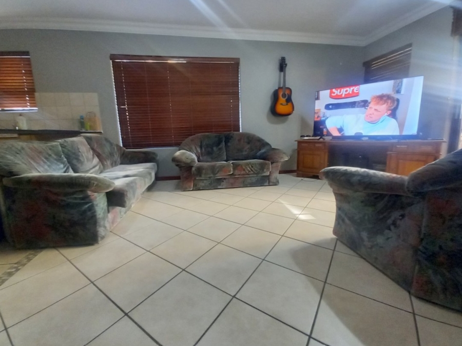 To Let 2 Bedroom Property for Rent in Nieuw Muckleneuk Gauteng