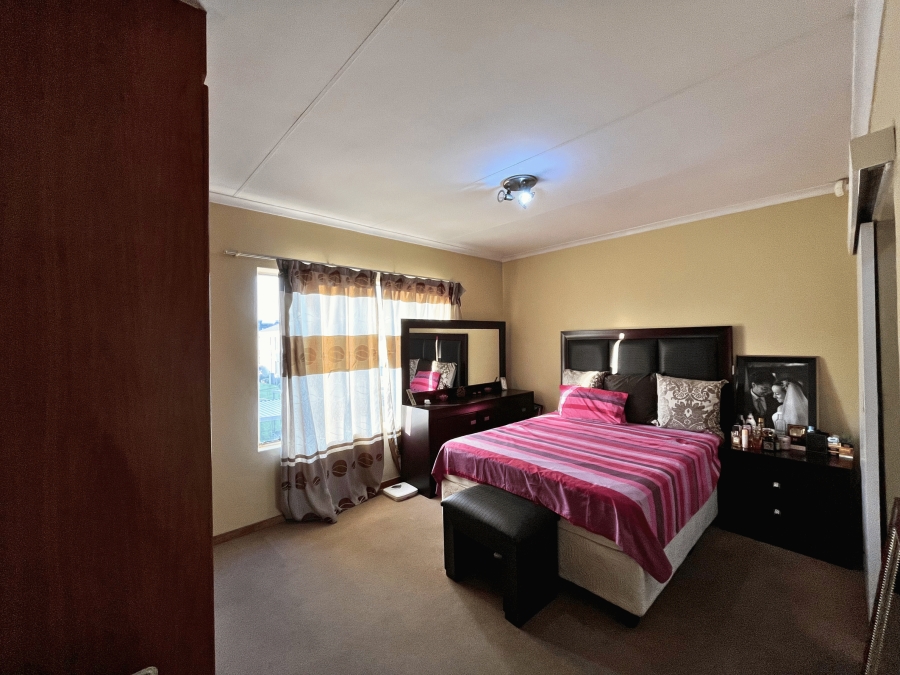 2 Bedroom Property for Sale in Oriel Gauteng