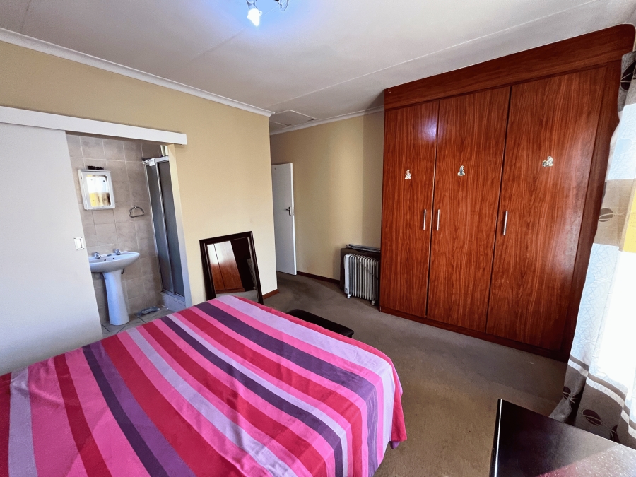 2 Bedroom Property for Sale in Oriel Gauteng