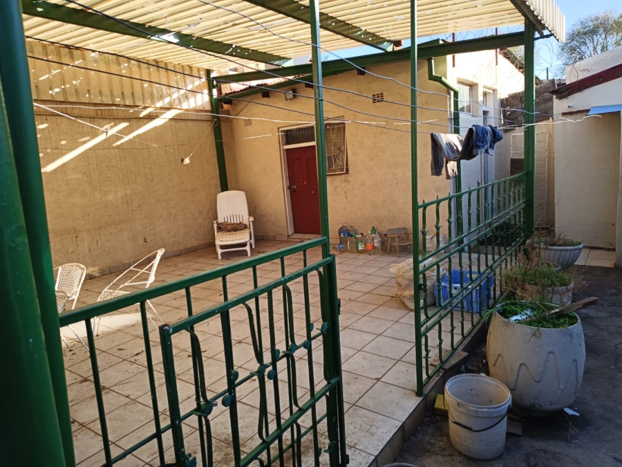 6 Bedroom Property for Sale in Bertrams Gauteng