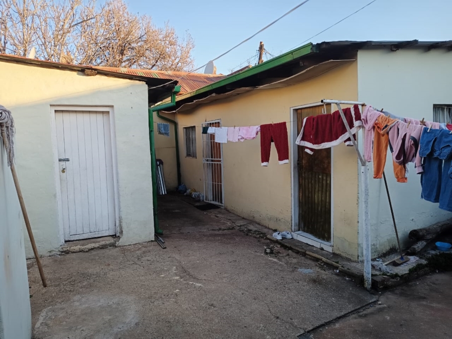 6 Bedroom Property for Sale in Bertrams Gauteng