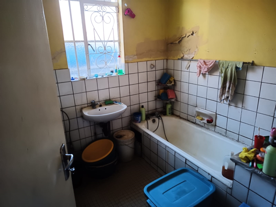 6 Bedroom Property for Sale in Bertrams Gauteng