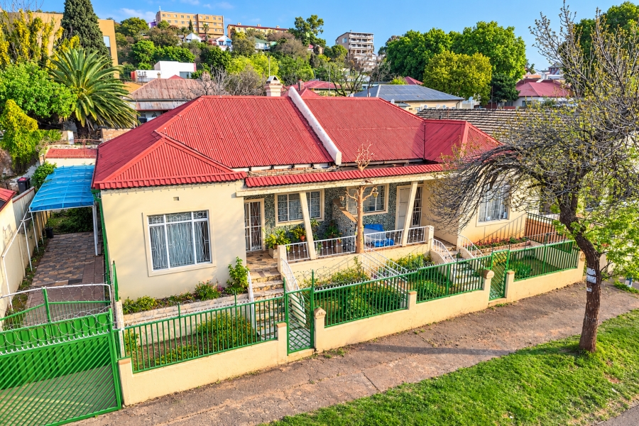 6 Bedroom Property for Sale in Bertrams Gauteng