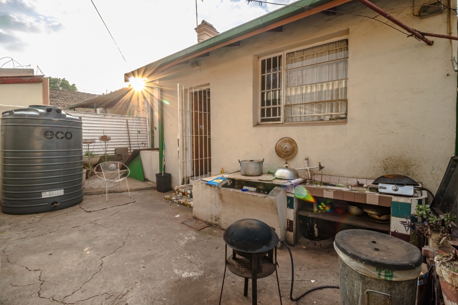 6 Bedroom Property for Sale in Bertrams Gauteng