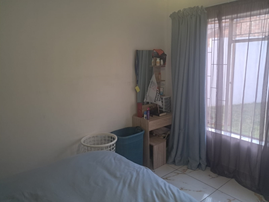 5 Bedroom Property for Sale in Faerie Glen Gauteng