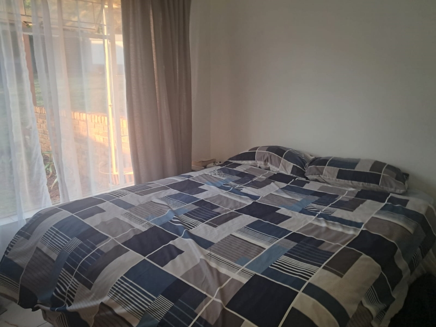 5 Bedroom Property for Sale in Faerie Glen Gauteng