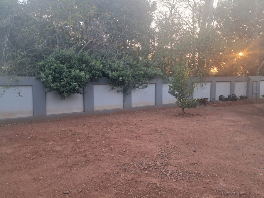 5 Bedroom Property for Sale in Faerie Glen Gauteng