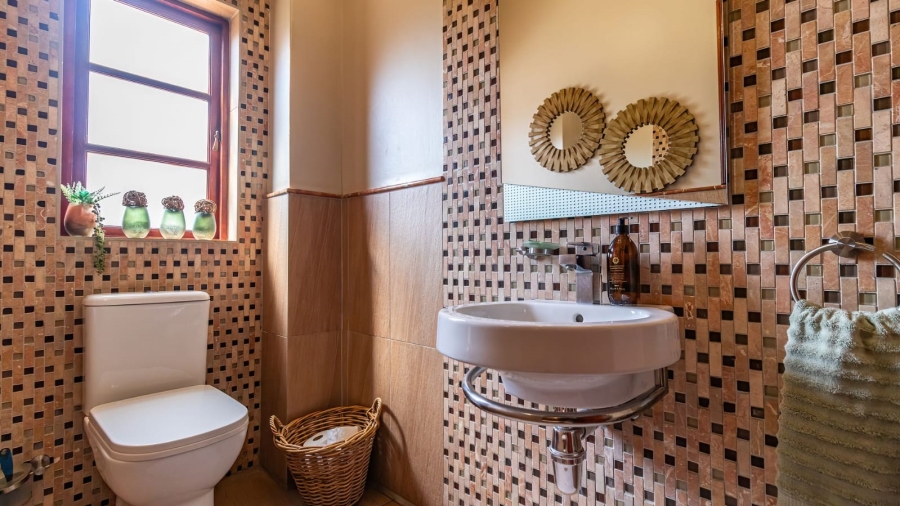 4 Bedroom Property for Sale in Roodeplaat Gauteng