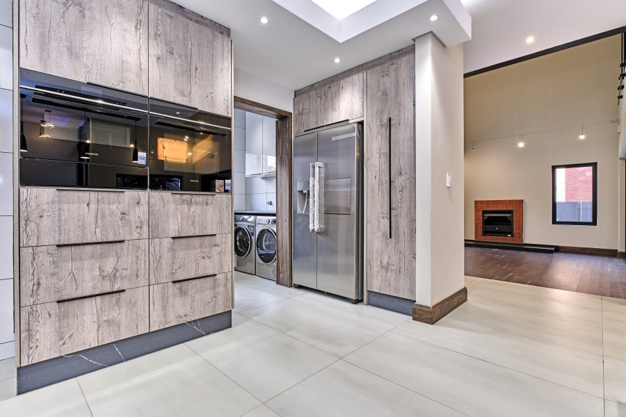 4 Bedroom Property for Sale in Carlswald North Estate Gauteng