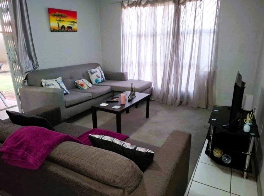 1 Bedroom Property for Sale in Brackendowns Gauteng