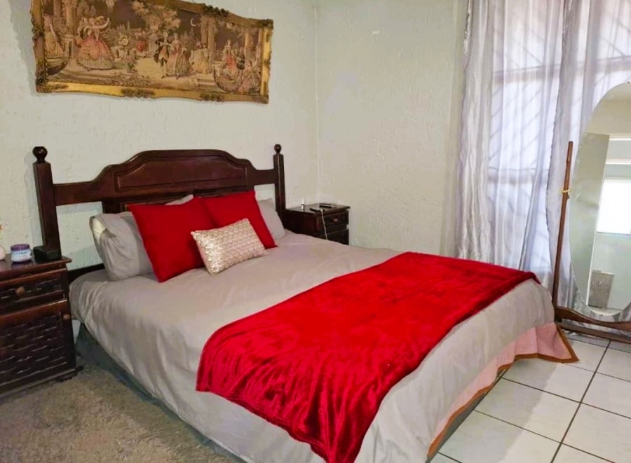 1 Bedroom Property for Sale in Brackendowns Gauteng