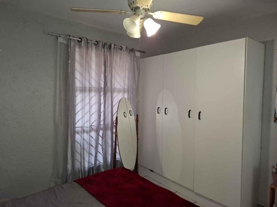 1 Bedroom Property for Sale in Brackendowns Gauteng