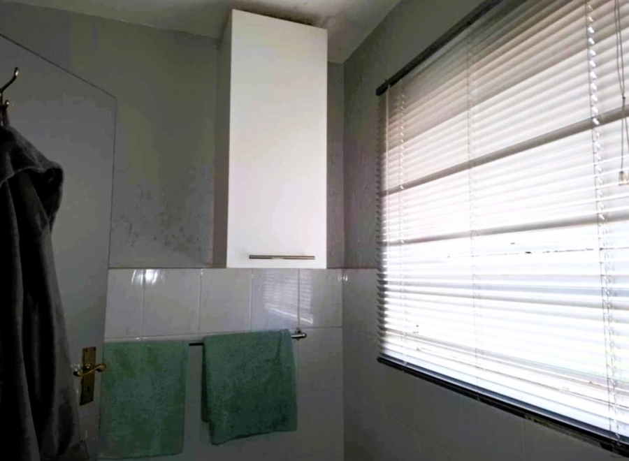 1 Bedroom Property for Sale in Brackendowns Gauteng