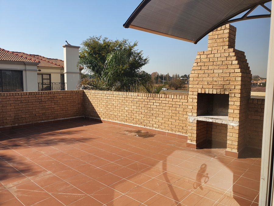 3 Bedroom Property for Sale in Kenleaf Gauteng