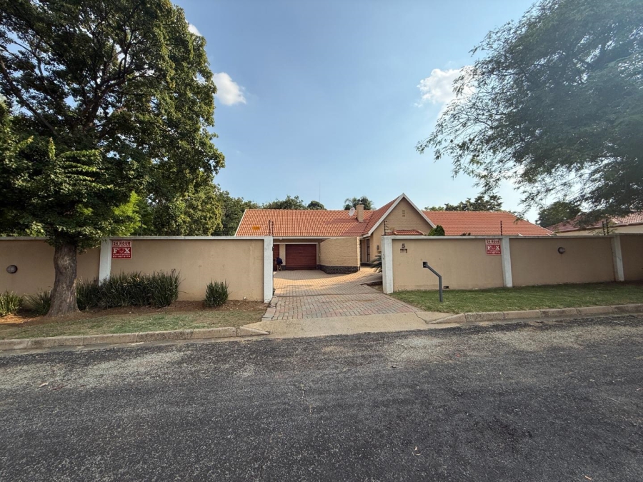 4 Bedroom Property for Sale in Brackenhurst Gauteng