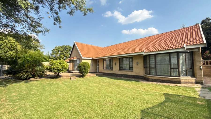 4 Bedroom Property for Sale in Brackenhurst Gauteng