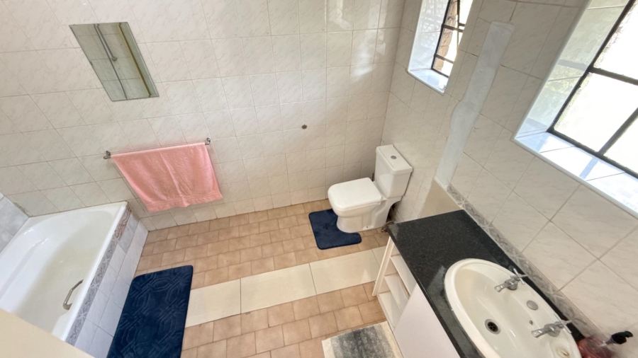 4 Bedroom Property for Sale in Brackenhurst Gauteng