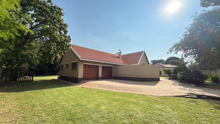 4 Bedroom Property for Sale in Brackenhurst Gauteng