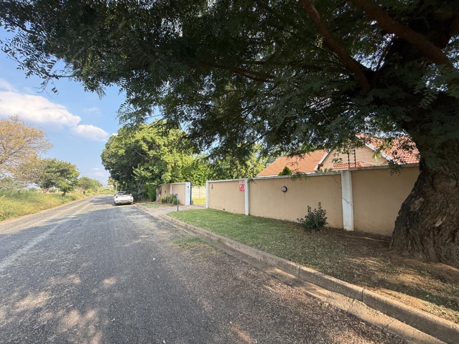 4 Bedroom Property for Sale in Brackenhurst Gauteng