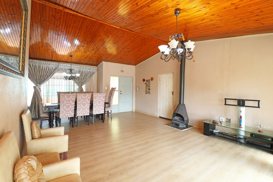 3 Bedroom Property for Sale in Kew Gauteng