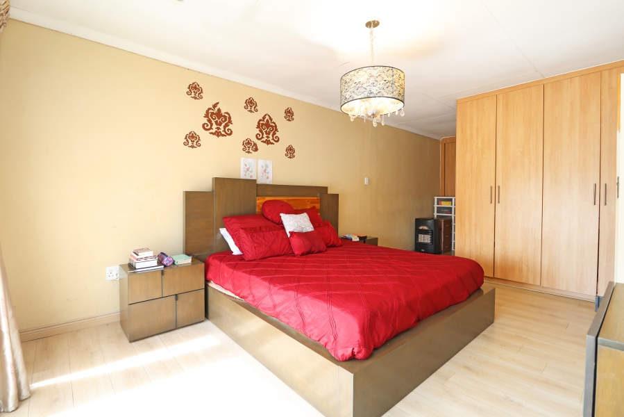 3 Bedroom Property for Sale in Kew Gauteng