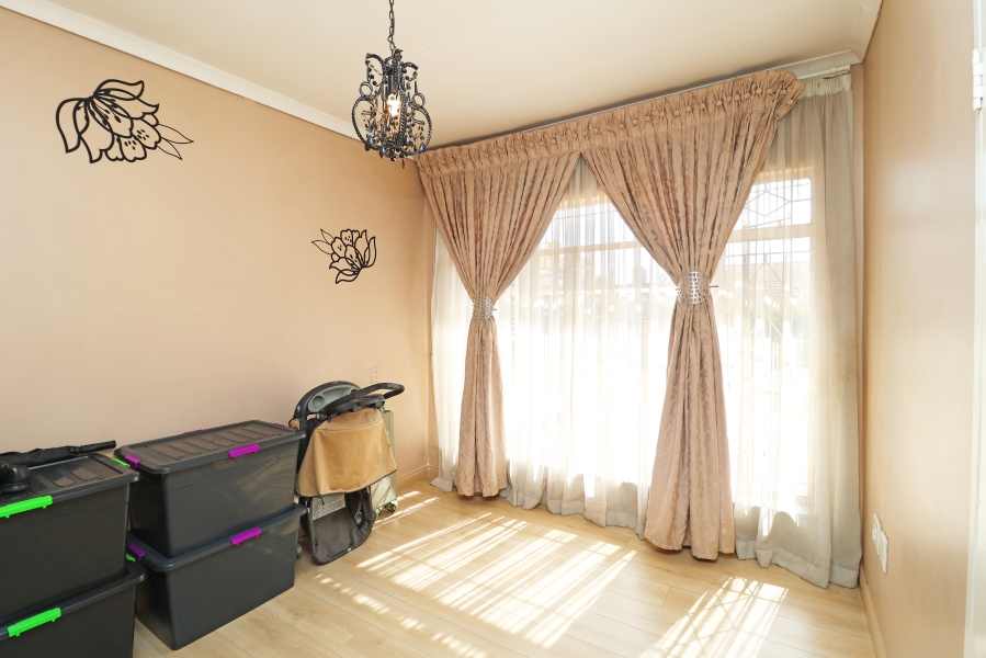 3 Bedroom Property for Sale in Kew Gauteng