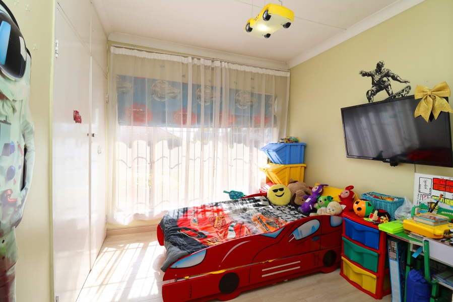 3 Bedroom Property for Sale in Kew Gauteng
