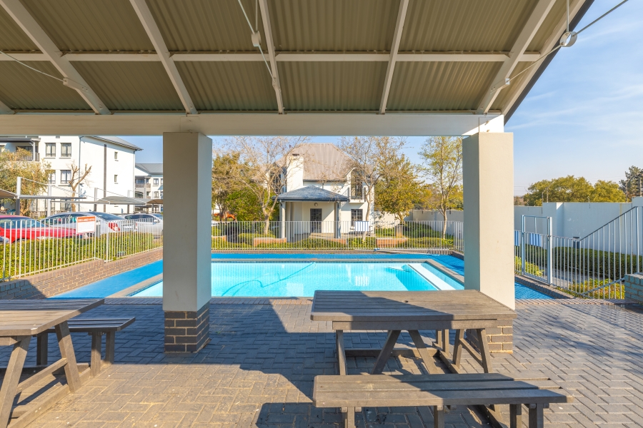 To Let 2 Bedroom Property for Rent in Broadacres Gauteng