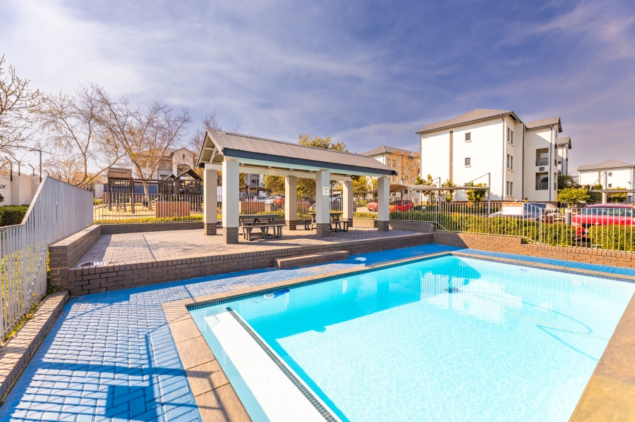 To Let 2 Bedroom Property for Rent in Broadacres Gauteng