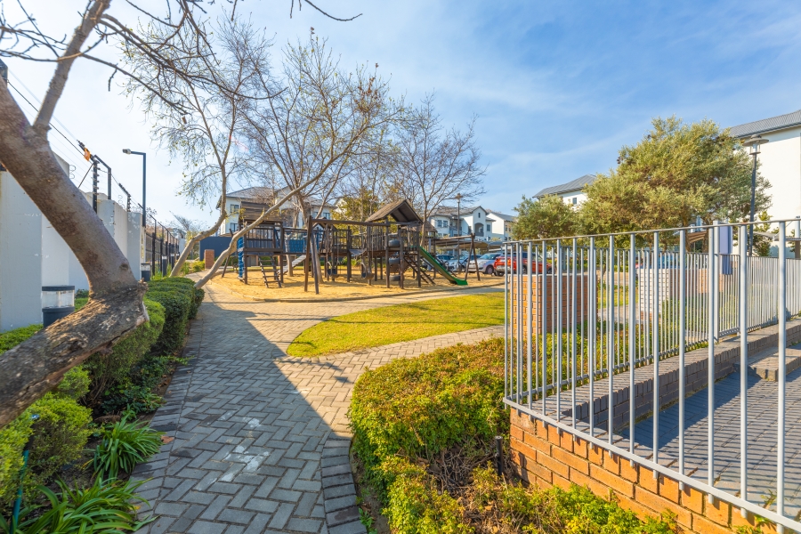 To Let 2 Bedroom Property for Rent in Broadacres Gauteng