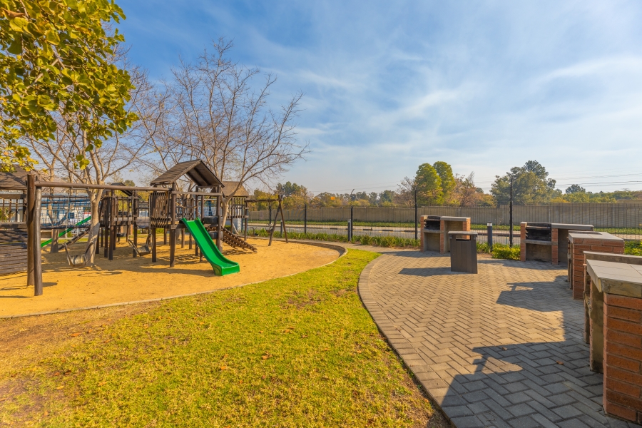 To Let 2 Bedroom Property for Rent in Broadacres Gauteng