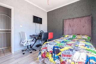 3 Bedroom Property for Sale in Mulbarton Gauteng