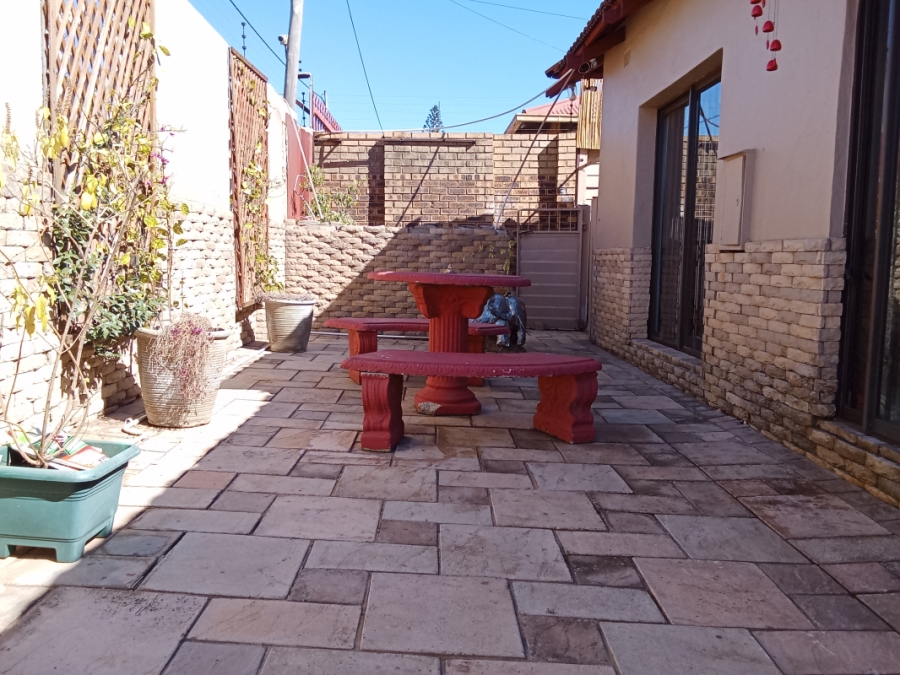 5 Bedroom Property for Sale in Kensington Gauteng