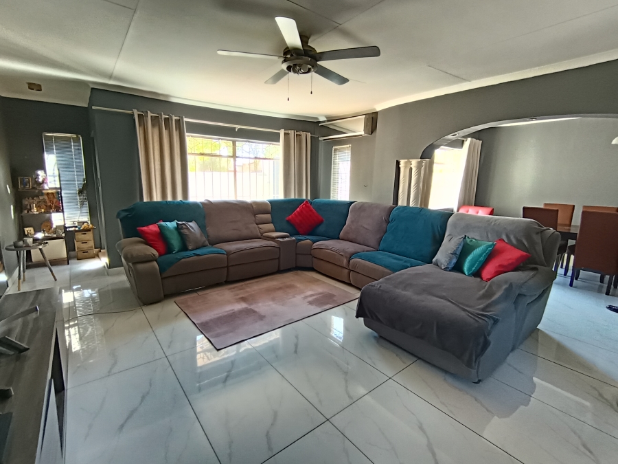 4 Bedroom Property for Sale in Brackendowns Gauteng