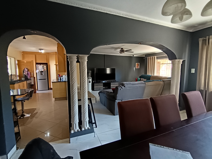 4 Bedroom Property for Sale in Brackendowns Gauteng