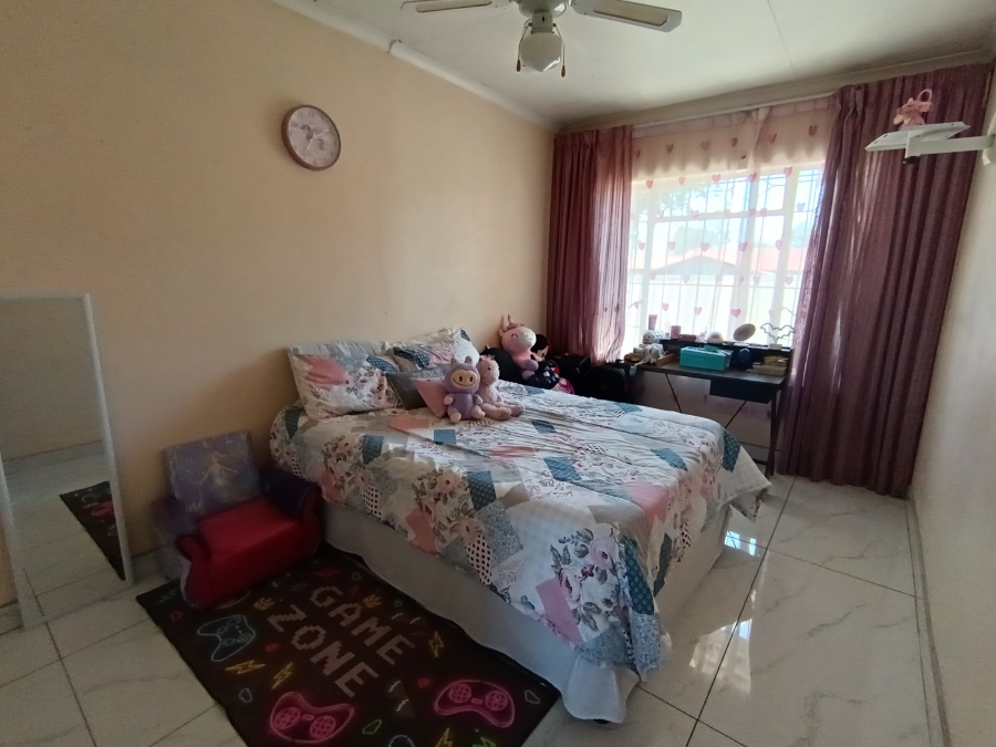 4 Bedroom Property for Sale in Brackendowns Gauteng