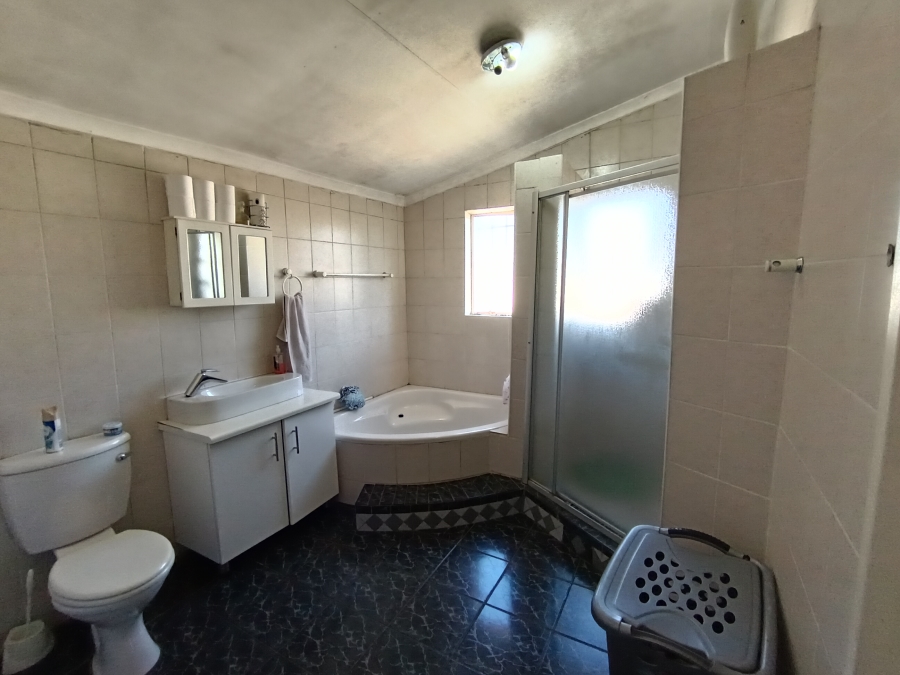 4 Bedroom Property for Sale in Brackendowns Gauteng