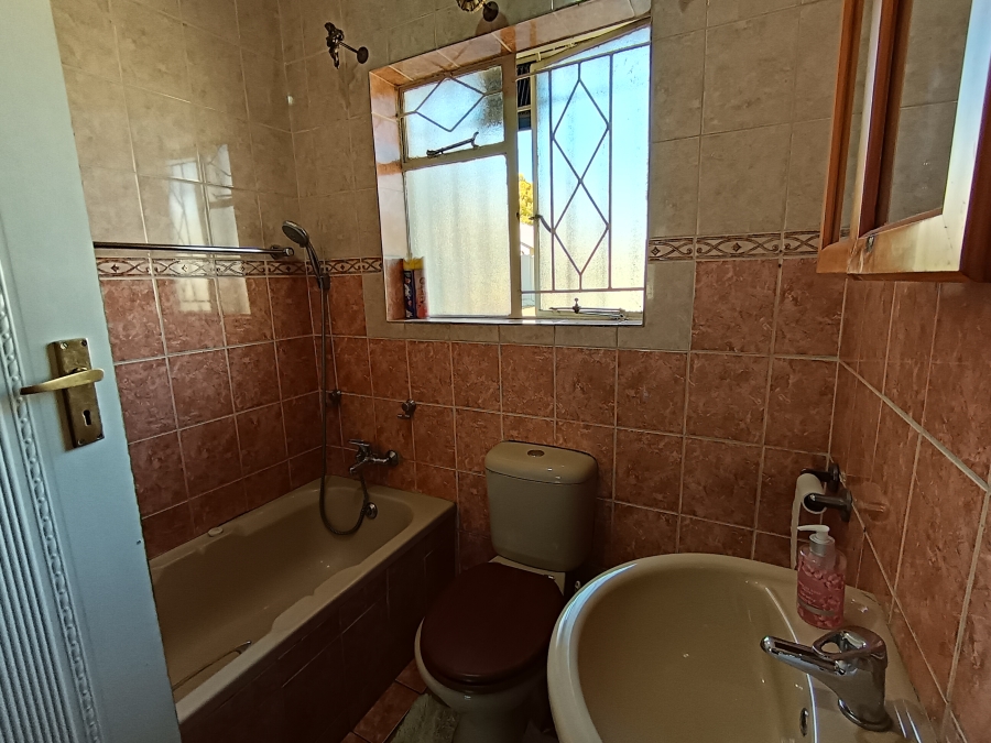 4 Bedroom Property for Sale in Brackendowns Gauteng