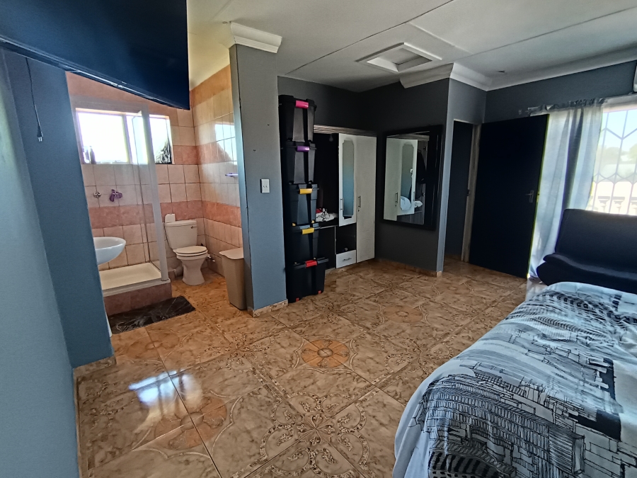 4 Bedroom Property for Sale in Brackendowns Gauteng