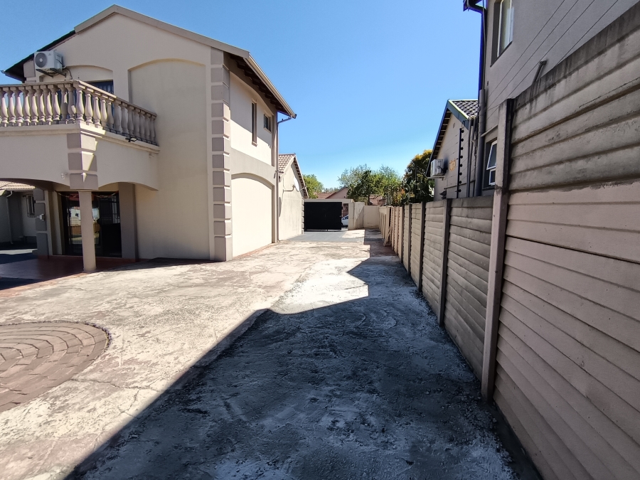 4 Bedroom Property for Sale in Brackendowns Gauteng