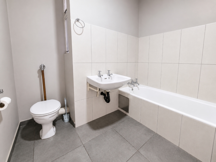 2 Bedroom Property for Sale in Three Rivers Proper Gauteng