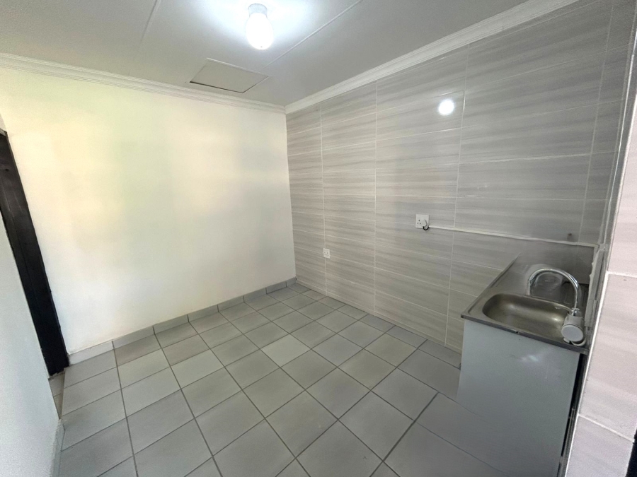 To Let 1 Bedroom Property for Rent in Bedworth Park Gauteng