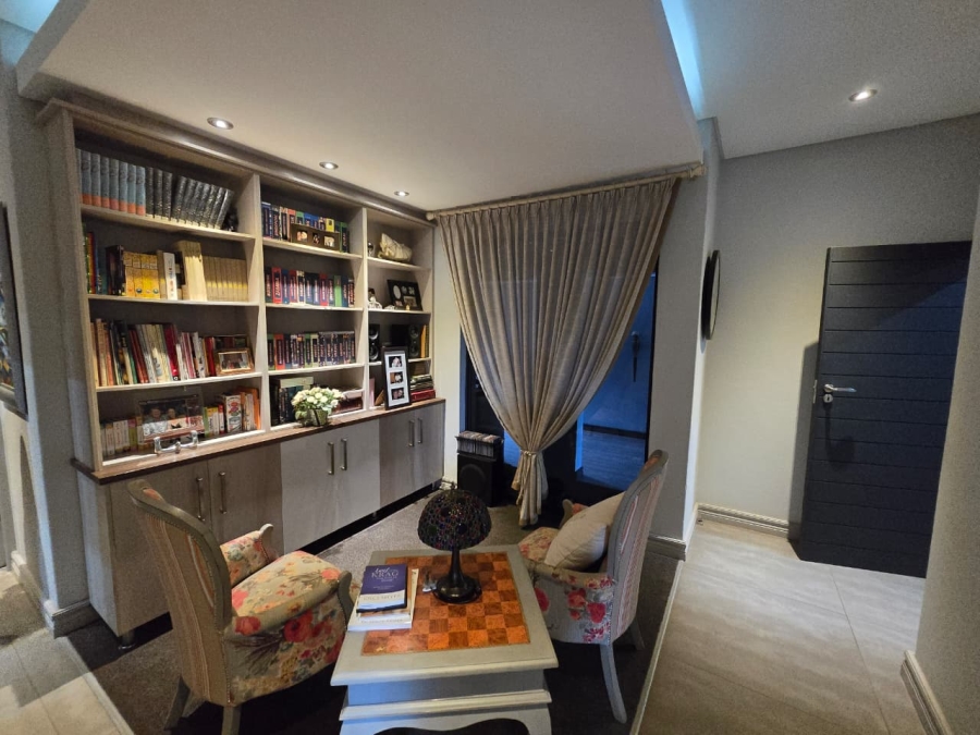 5 Bedroom Property for Sale in Three Rivers East Gauteng