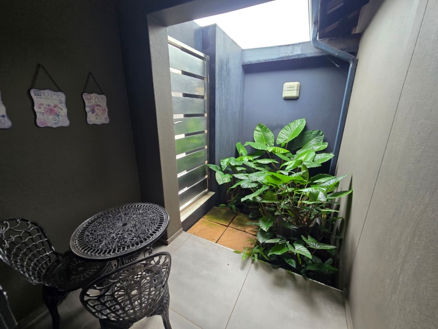 5 Bedroom Property for Sale in Three Rivers East Gauteng