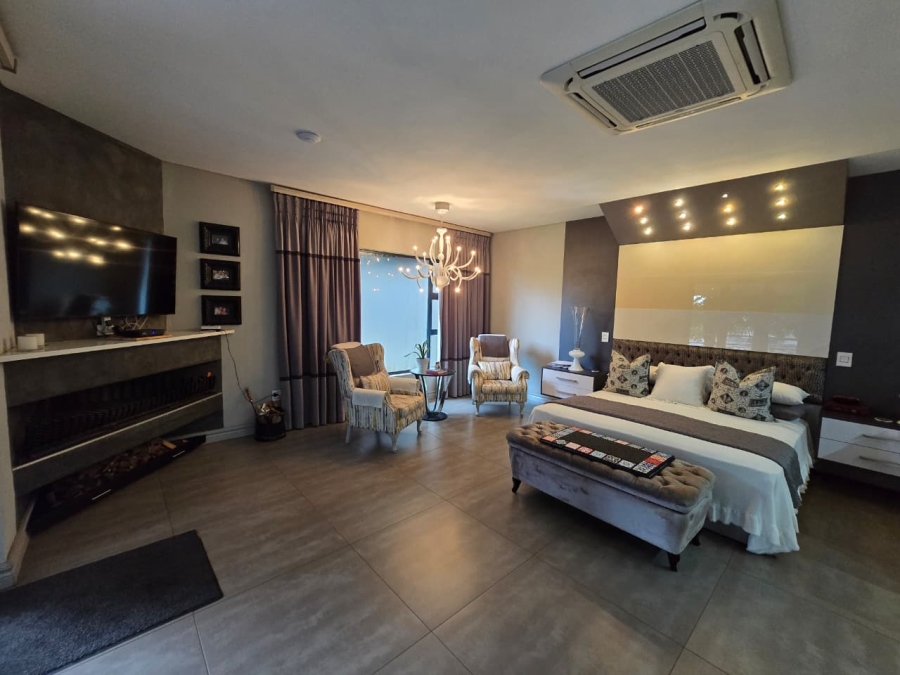 5 Bedroom Property for Sale in Three Rivers East Gauteng