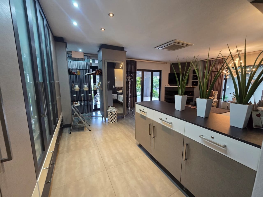 5 Bedroom Property for Sale in Three Rivers East Gauteng