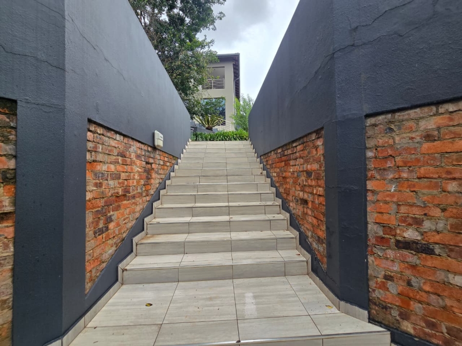 5 Bedroom Property for Sale in Three Rivers East Gauteng