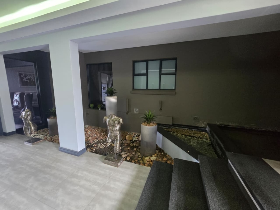 5 Bedroom Property for Sale in Three Rivers East Gauteng